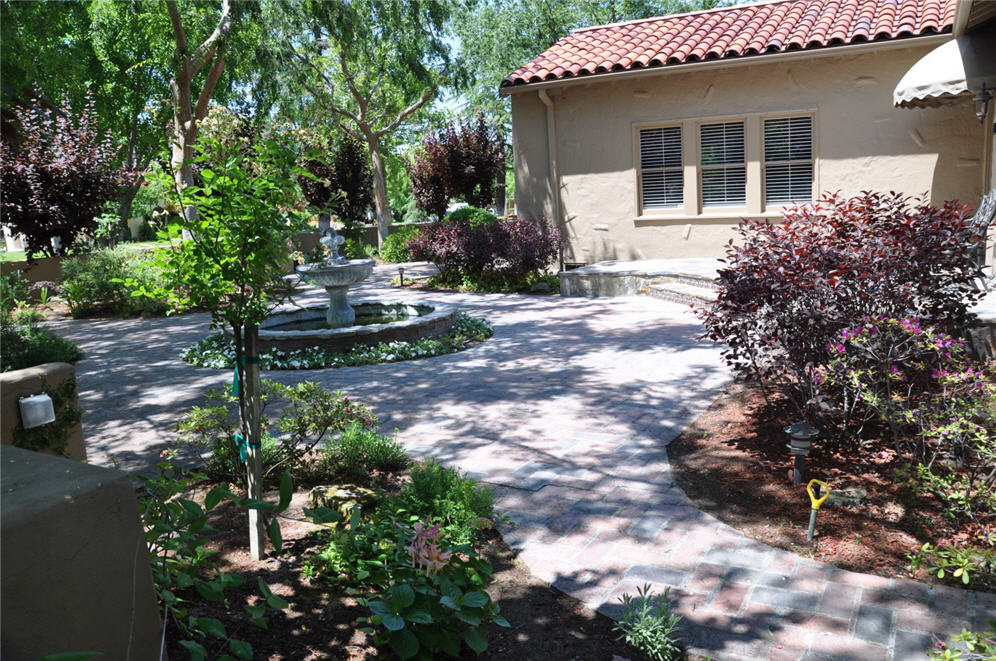 Water Fountain Courtyard