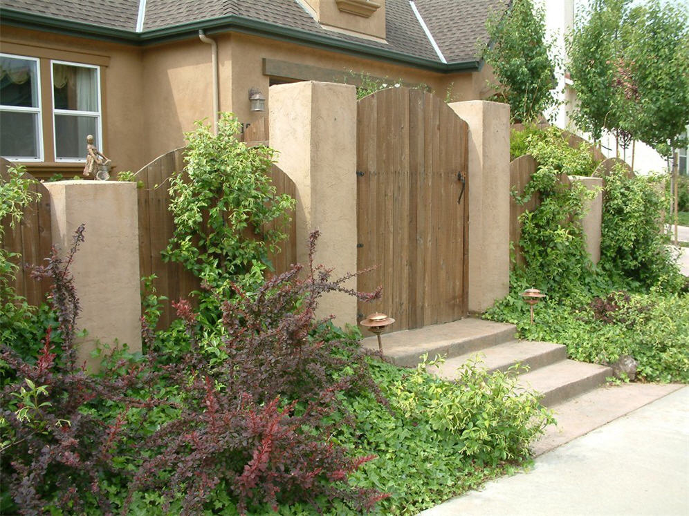 Lovely Gate to Front Courtyard