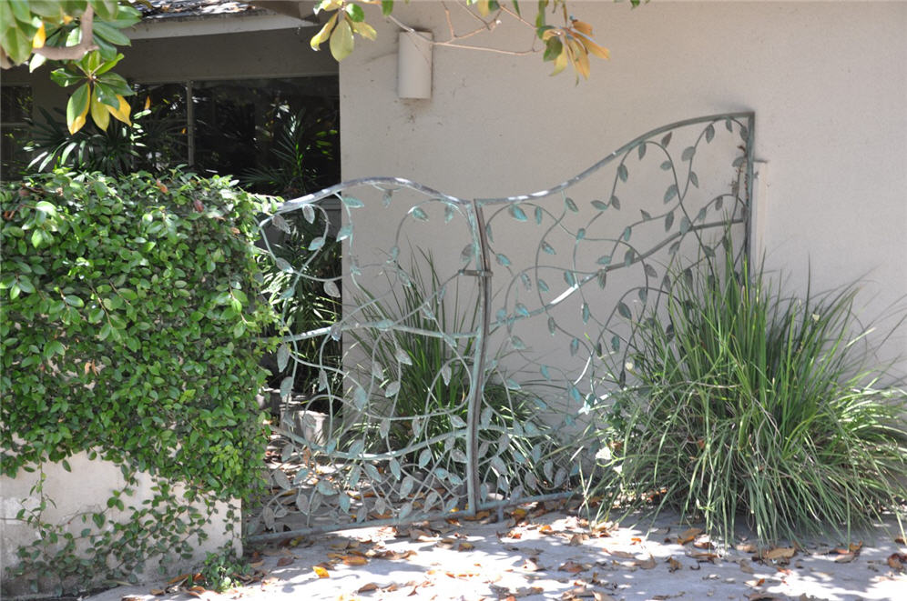 Leafing Vine Gate